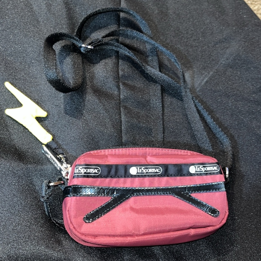 Le Sportsac Red Harry Potter Glasses Crossbody Bag - Picture 2 of 5